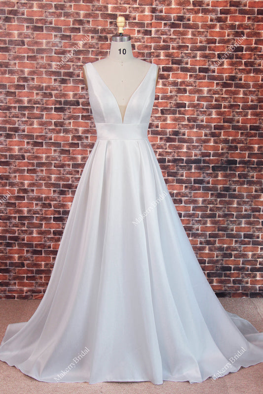 Elegant Bark Wrinkle Wedding Dress with Pockets