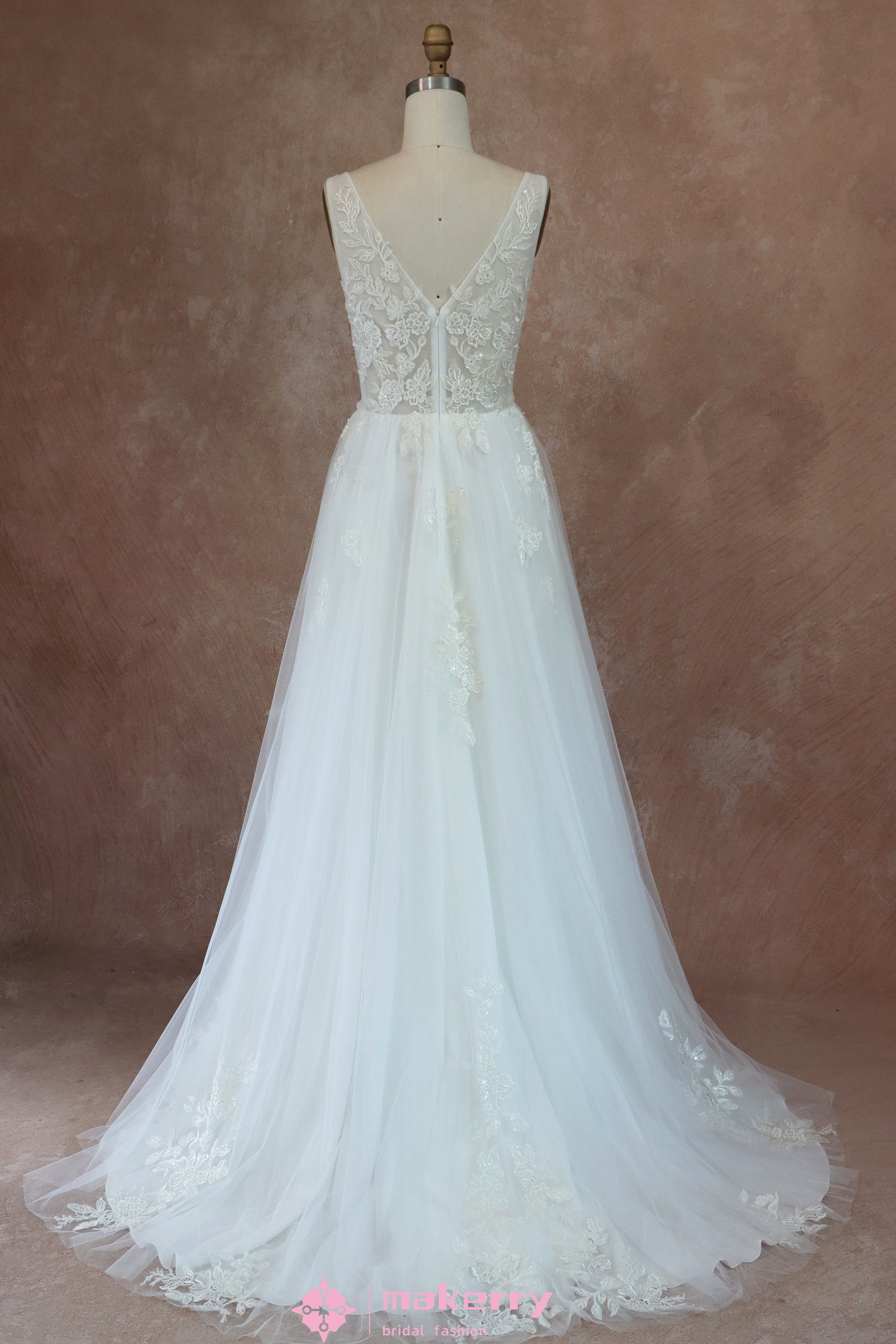 Long V-Neck Lace Appliques Sleeveless Wedding Dress