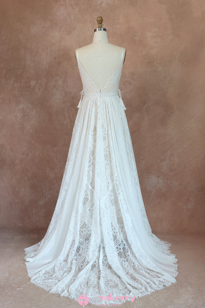 Charming Boho Lace Spaghetti Straps Wedding Dress