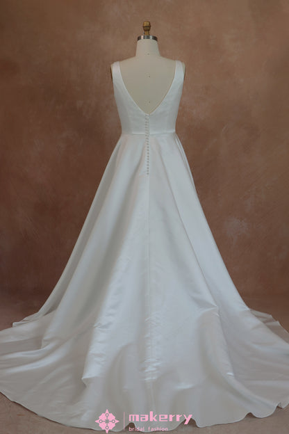 A-line Satin Wedding Dress With Heart-Shaped Neckline