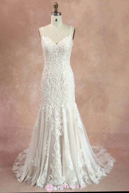 Classic Elegance And Modern Allure Beaded Lace Wedding Gown