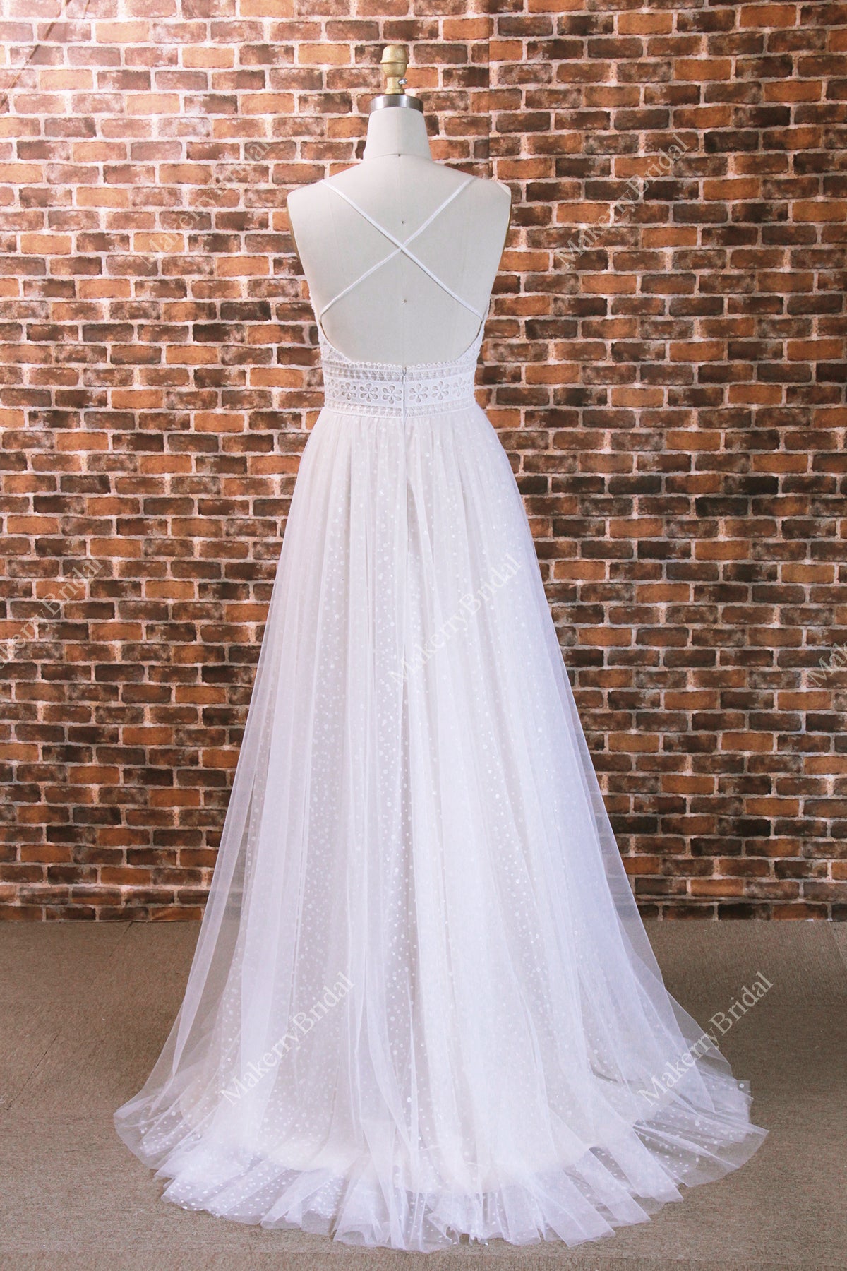 Charming Sexy Deep V Neck Lace Tulle Beach Bridal Gown