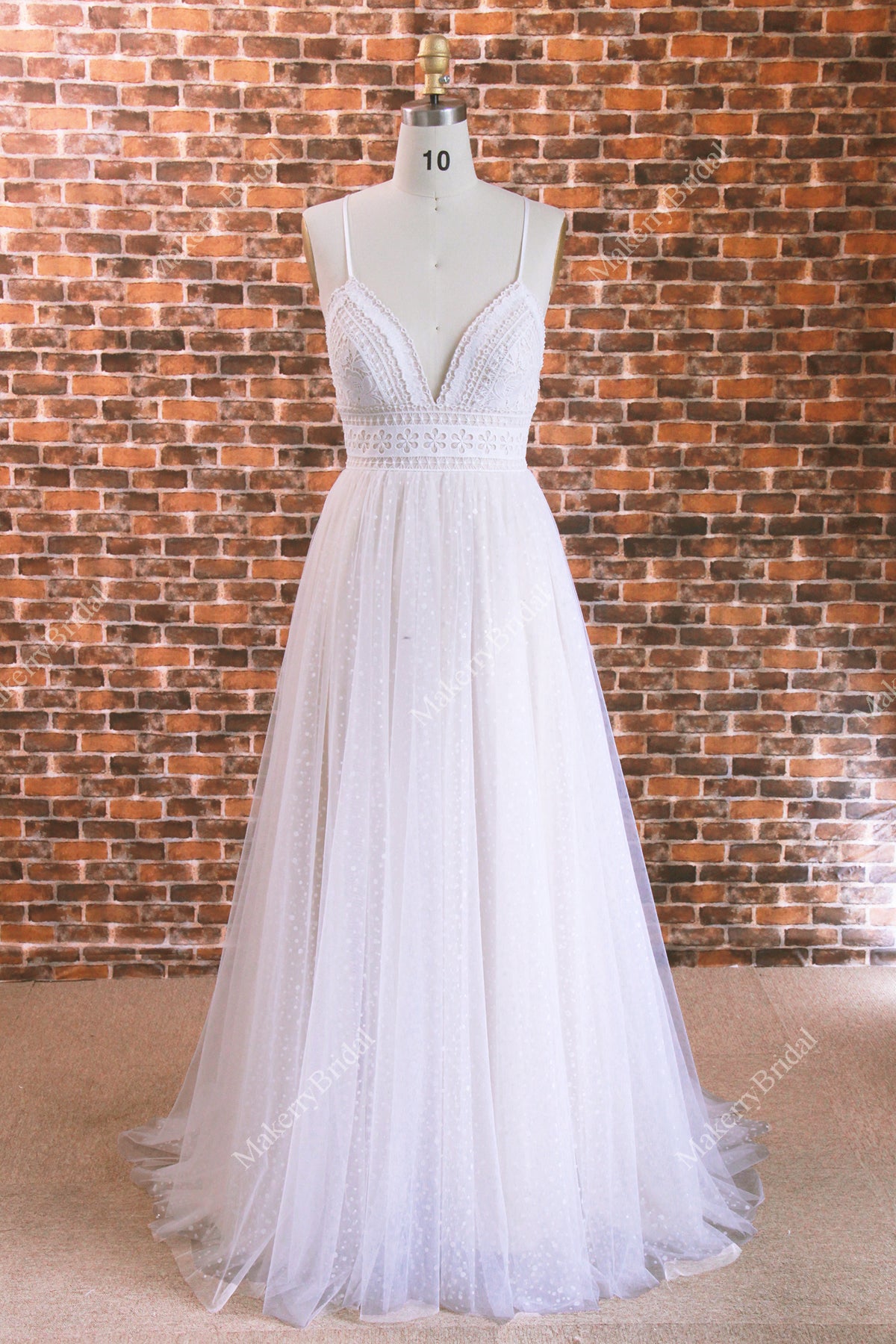 Charming Sexy Deep V Neck Lace Tulle Beach Bridal Gown