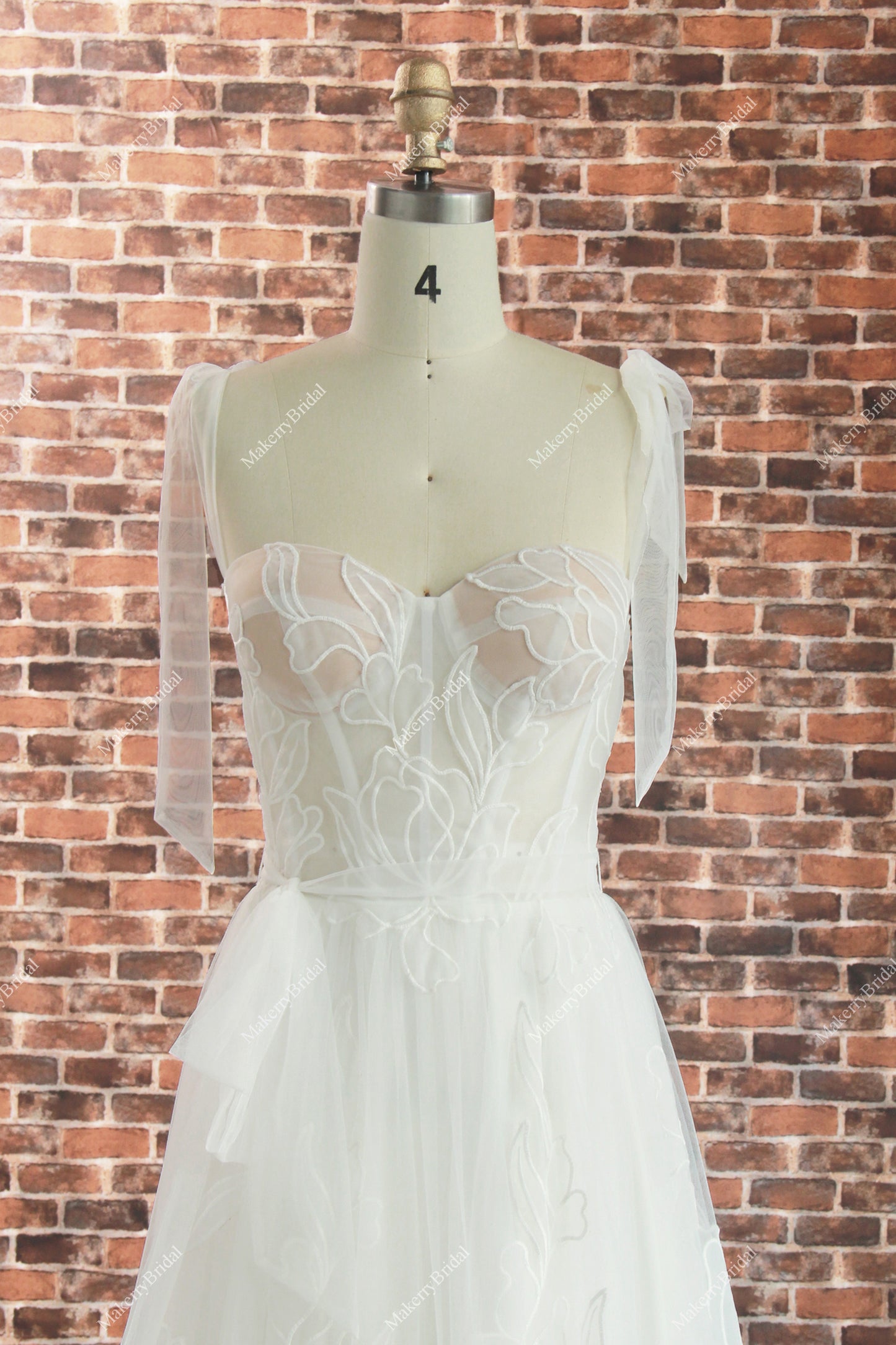 Dreamy Sweetheart Emboridery Lace Wedding Dress