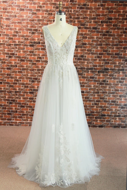 Long V-Neck Lace Appliques Sleeveless Wedding Dress