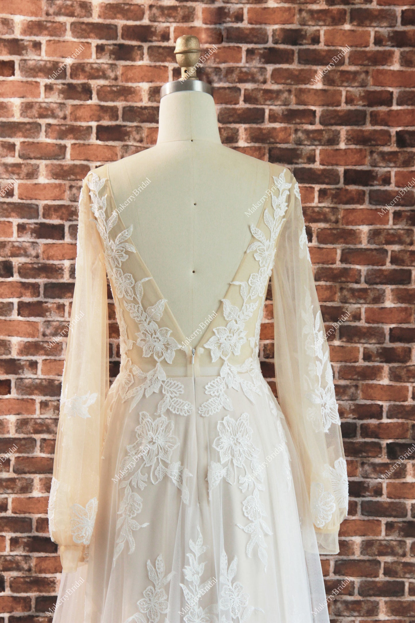 Elegant Princess Long-Sleeve A Line Lace Wedding Dress