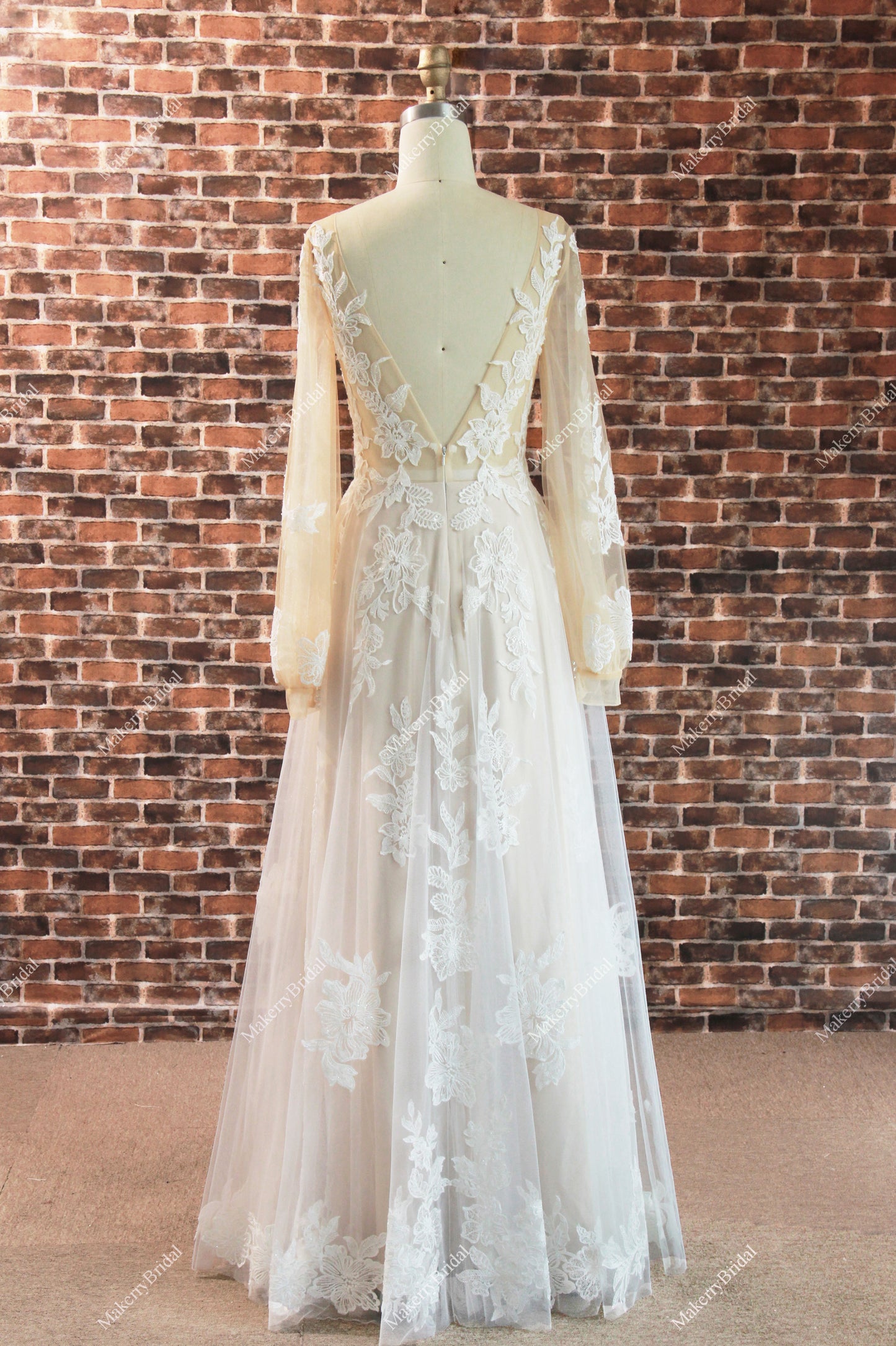 Elegant Princess Long-Sleeve A Line Lace Wedding Dress