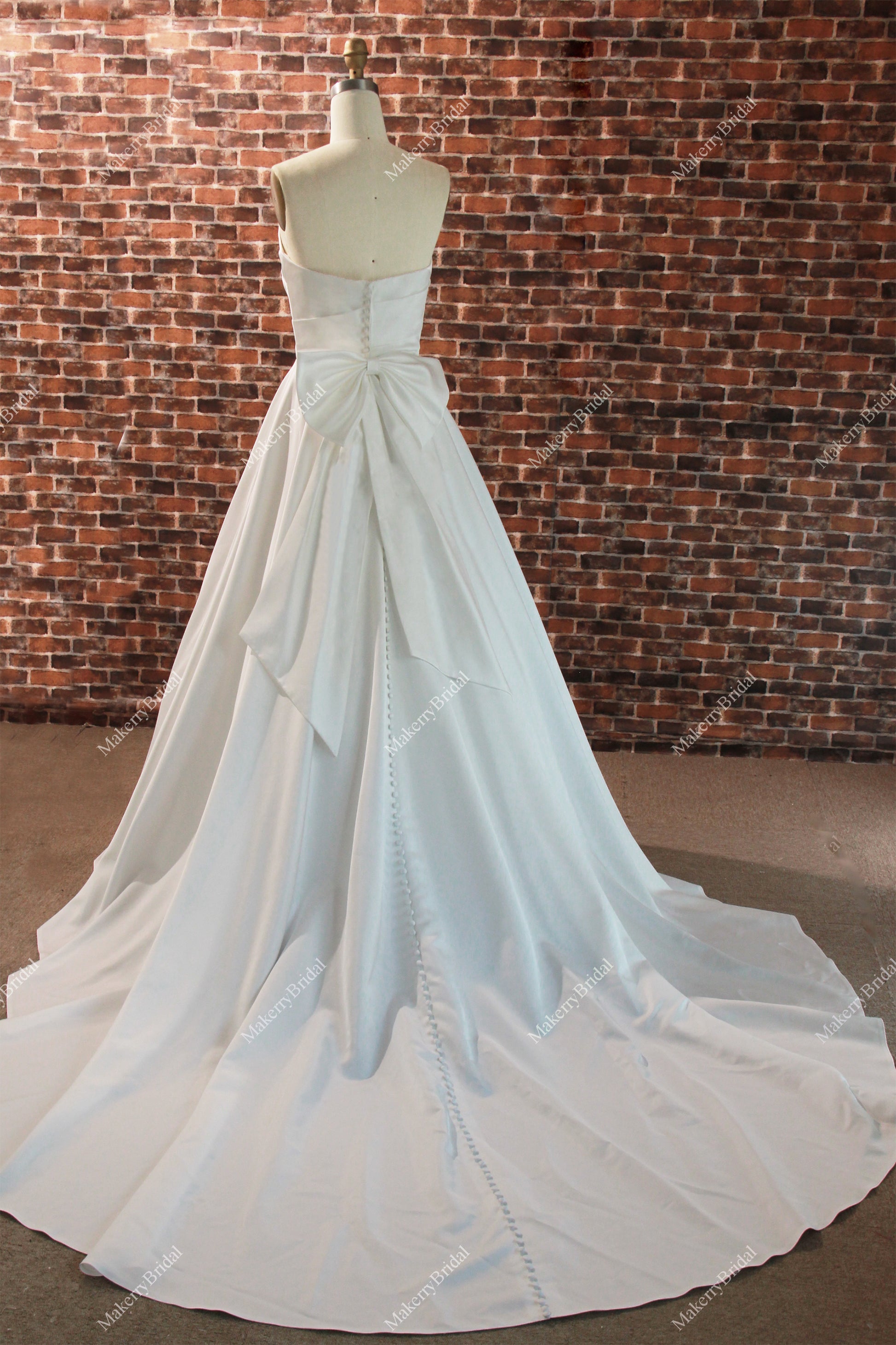 Fashionable A-line Satin Wedding Dress with Asymmetric Pleating MakerryBridal Fashionable A-line Satin Wedding Dress with Asymmetric Pleating MakerryBridal