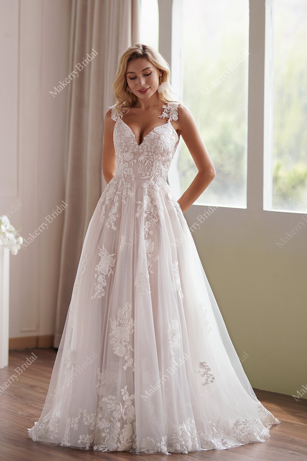 Delicate Shimmering Lace Wedding Gown With Sweetheart Bodice