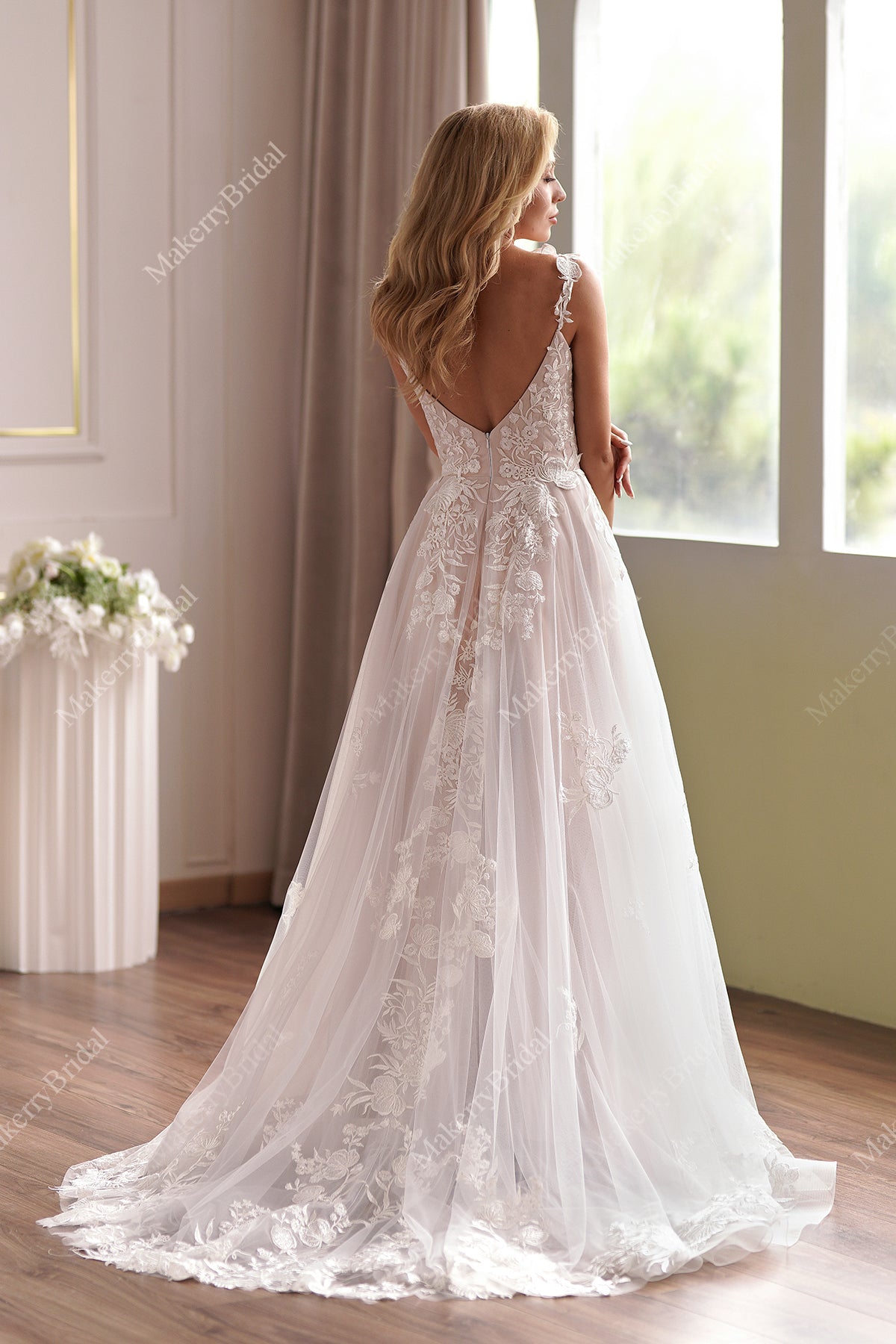 Delicate Shimmering Lace Wedding Gown With Sweetheart Bodice