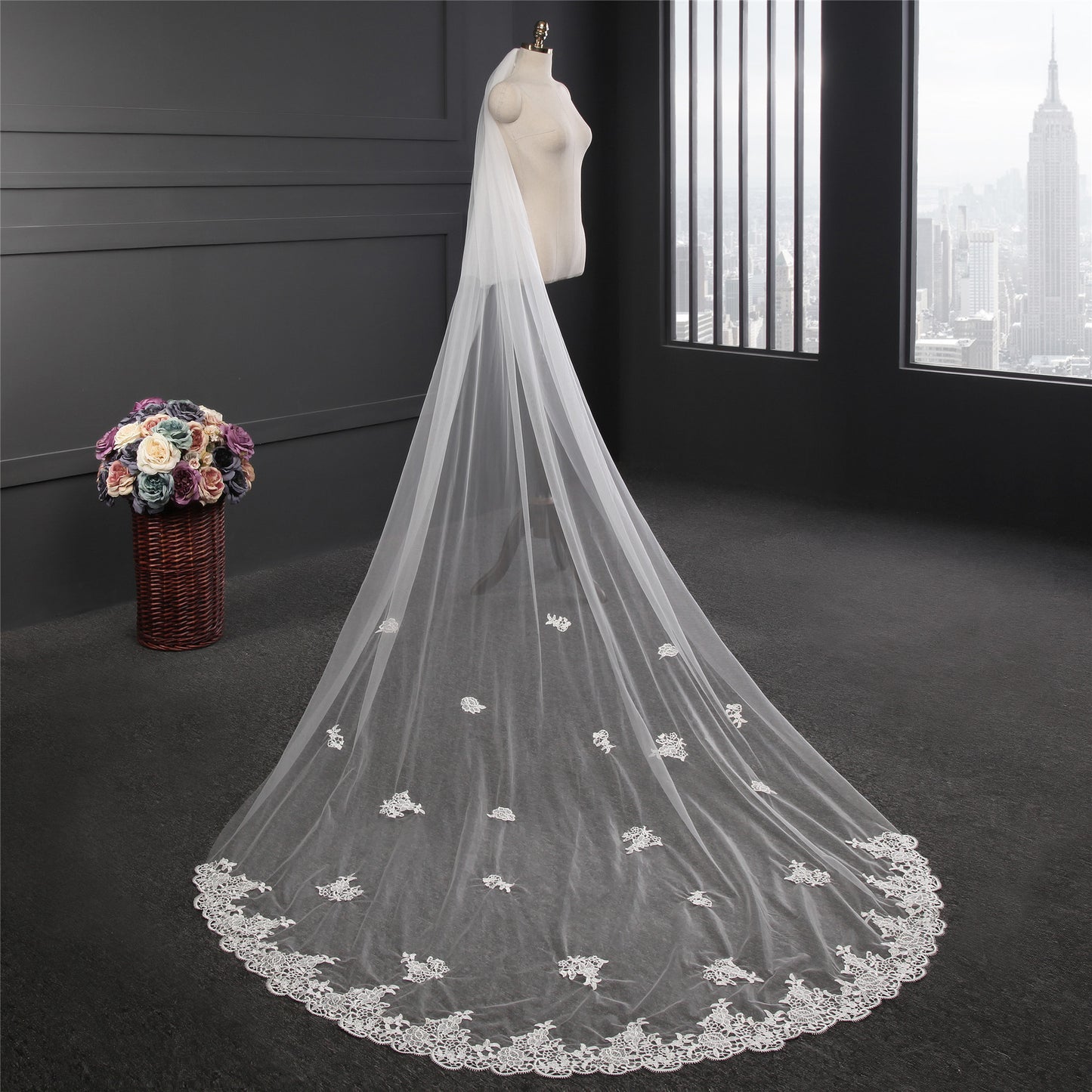 Wholesale Long Trailing Lace Wedding Veil