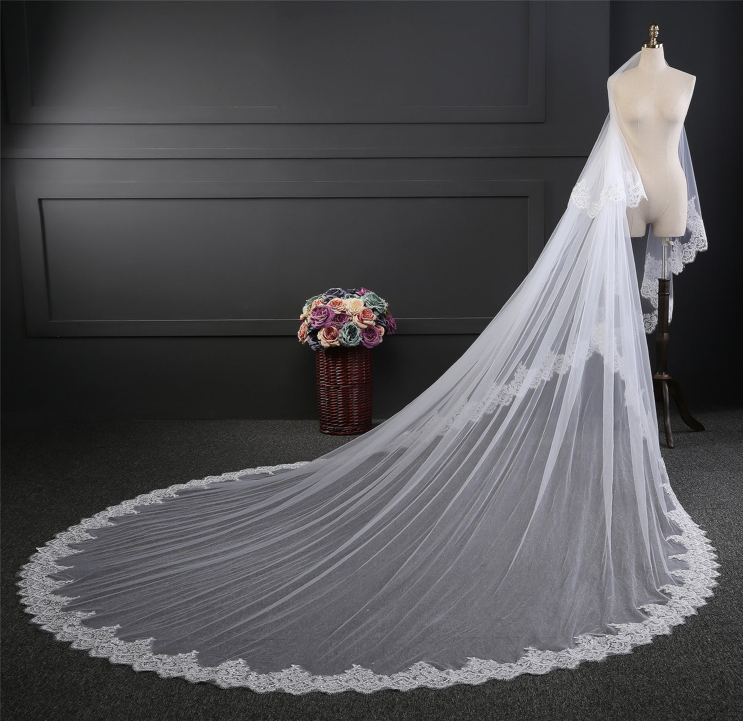 3.5 M Long Lace Wedding Veil