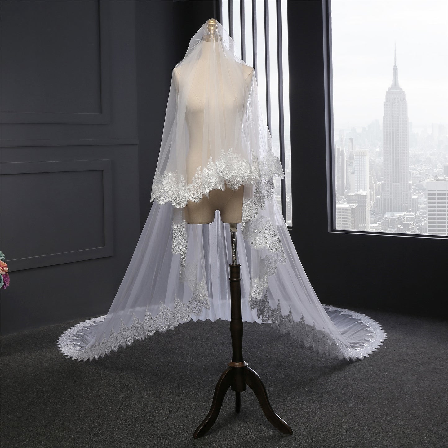 3.5 M Long Lace Wedding Veil