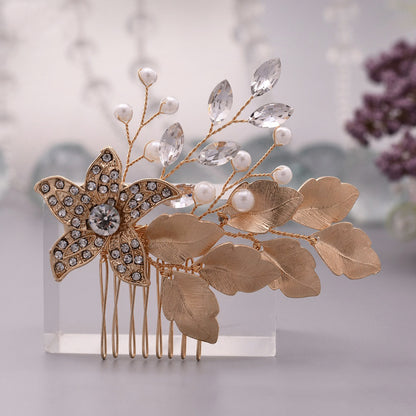 Jewelled bridal hair comb with pearl & crystals