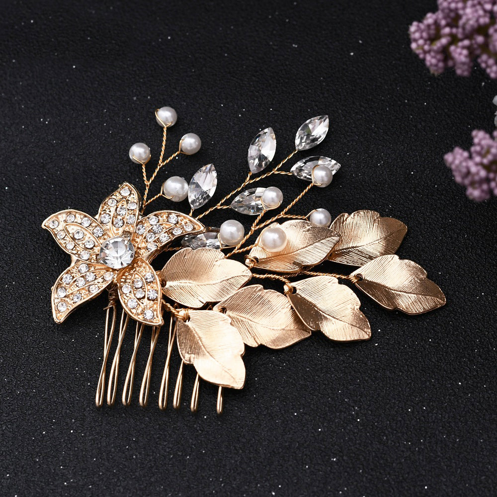 Jewelled bridal hair comb with pearl & crystals