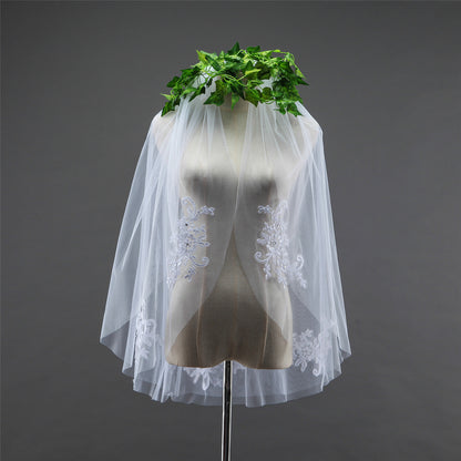 Short lace applique bridal veil with comb