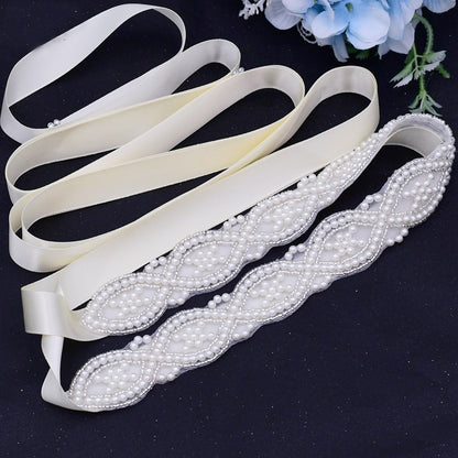 Beaded pearls wedding belt on the wedding dress